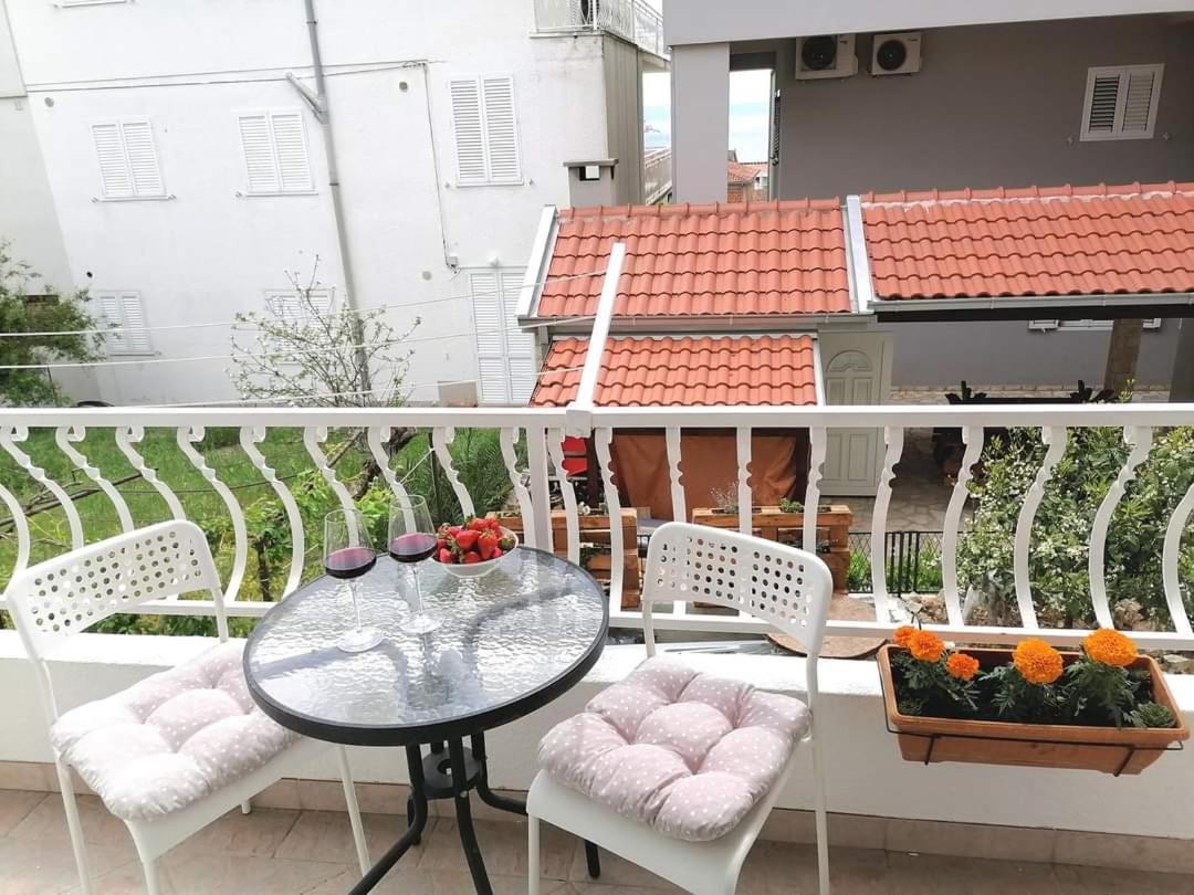 Hotel Apartman Komadina Makarska Zewnętrze zdjęcie