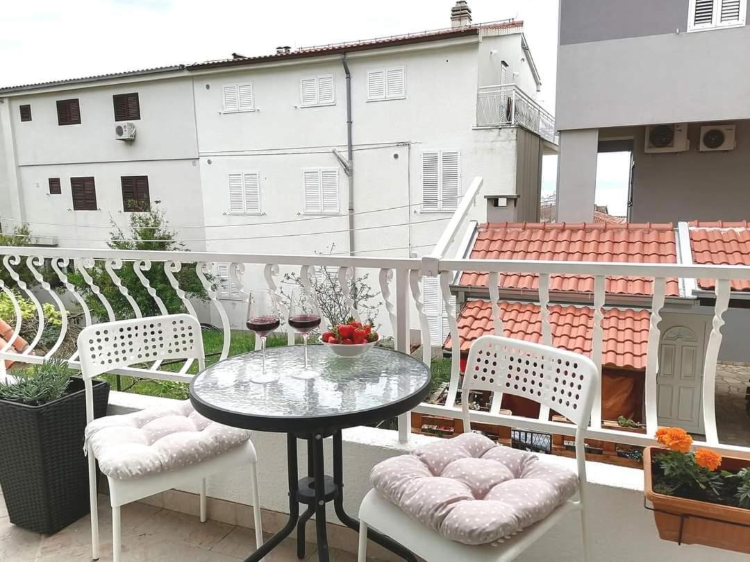 Hotel Apartman Komadina Makarska Zewnętrze zdjęcie