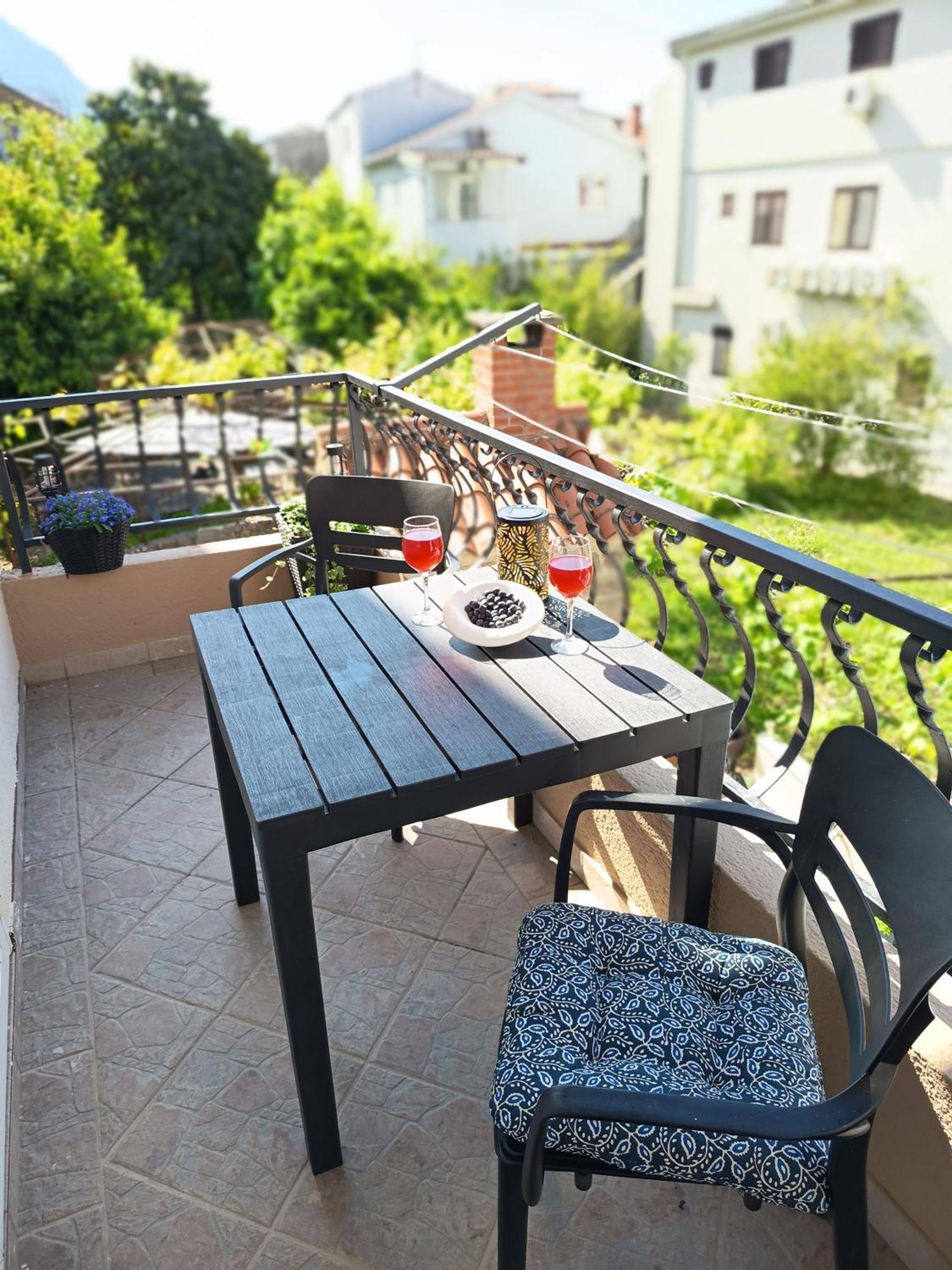 Hotel Apartman Komadina Makarska Zewnętrze zdjęcie