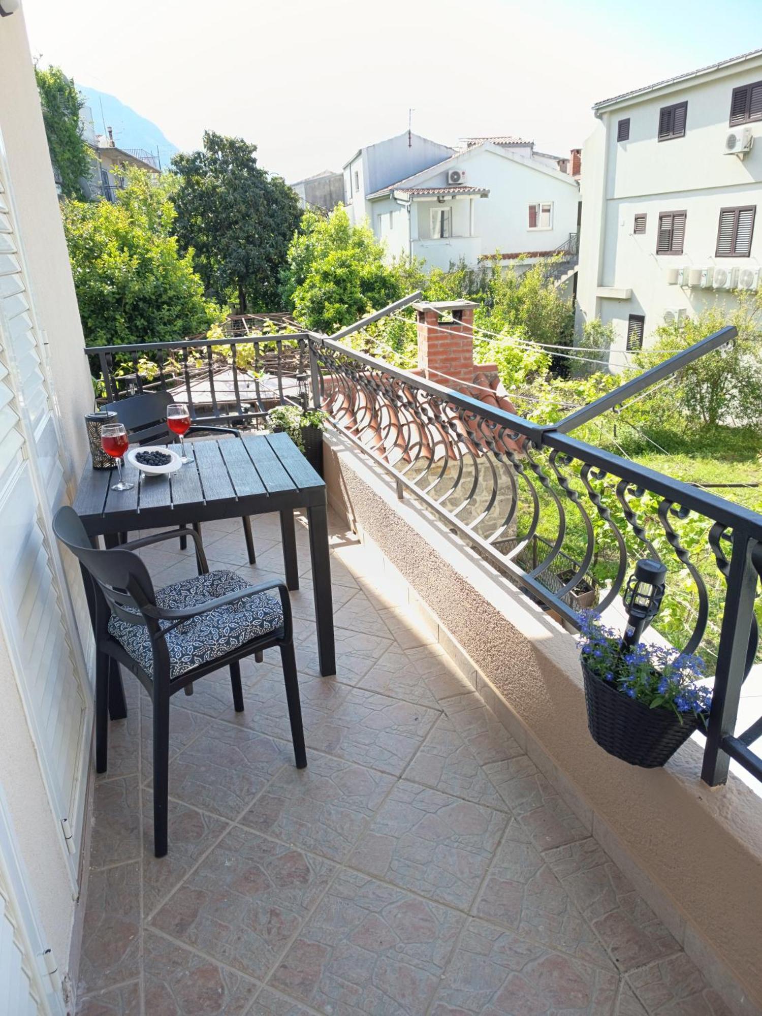 Hotel Apartman Komadina Makarska Zewnętrze zdjęcie